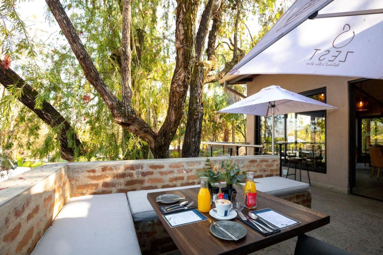 Lowveld Living Guesthouse Mbombela Exterior foto